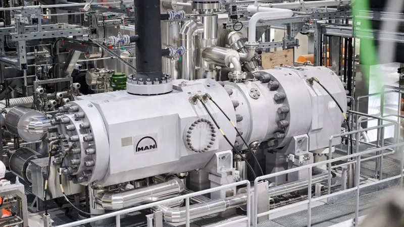 Manverdens Stoerste Co2 Baserede Havvandsvarmepumpe2resized